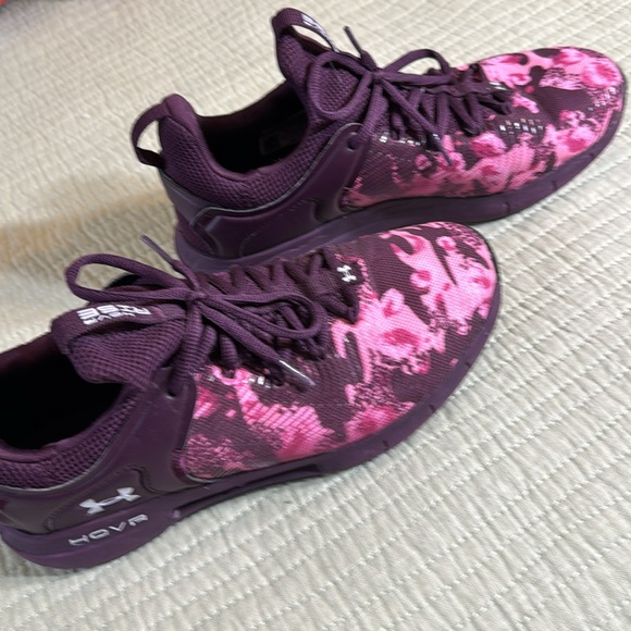 UNDER ARMOUR W HOVR RISE 2 PRNT Sz 9.5 in Purple and Pink - Picture 4 of 7